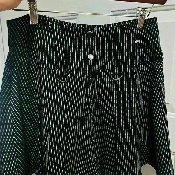 Hot topics SKIRT WOMENS SIZE MD WITH TAGS - Picture 9 of 10